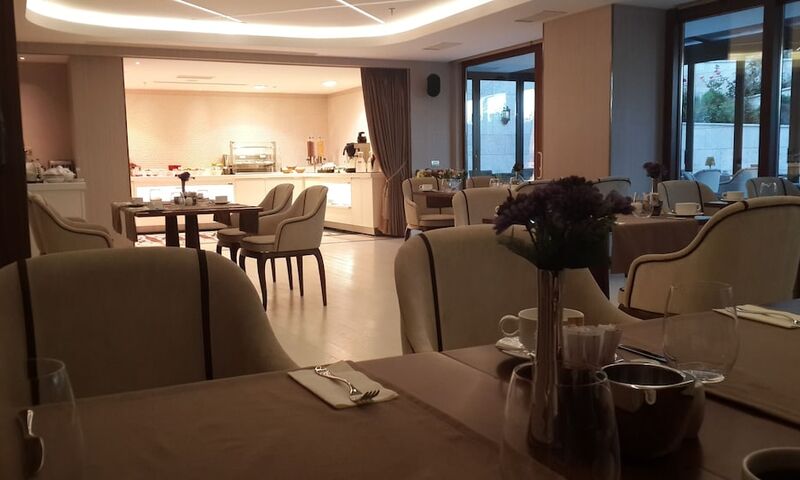 Warwick Ankara