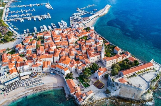 Tailwind Havayolları ile BUDVA