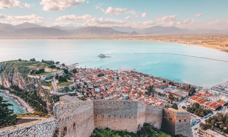 EFSANELERLE DOLU YUNANİSTAN